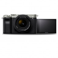 Sony-a7C-with-Red-Dot-Award-2